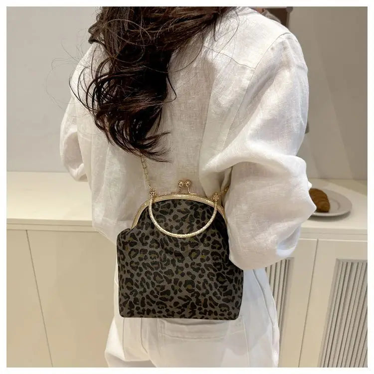Leopard Print Clip Buckle Bag Women's New Trendy Korean Fashion Versatile Shoulder Chain Bag Women Messenger Bag