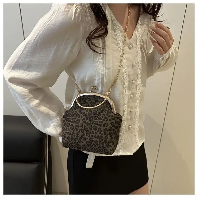 Leopard Print Clip Buckle Bag Women's New Trendy Korean Fashion Versatile Shoulder Chain Bag Women Messenger Bag